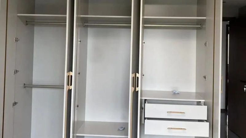 在工厂，定制流程通常包括以下步骤：